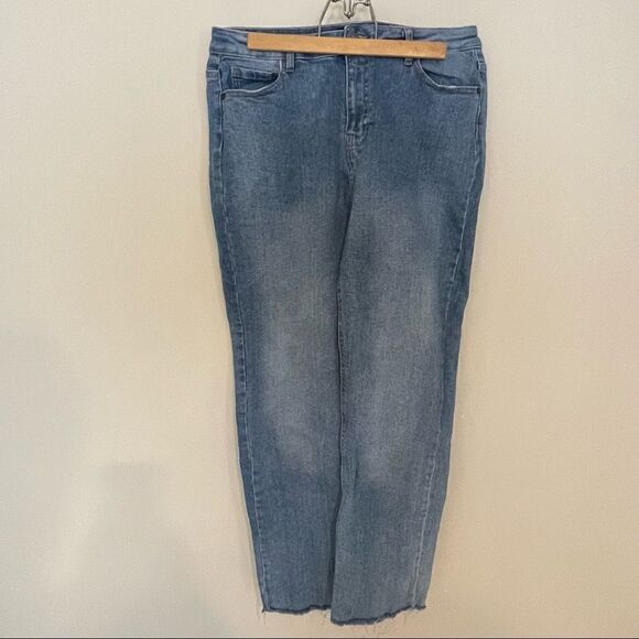 Buffalo size 31 27” crop - Picture 6 of 10